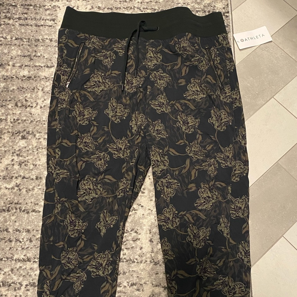 Athleta Trekken Joggers